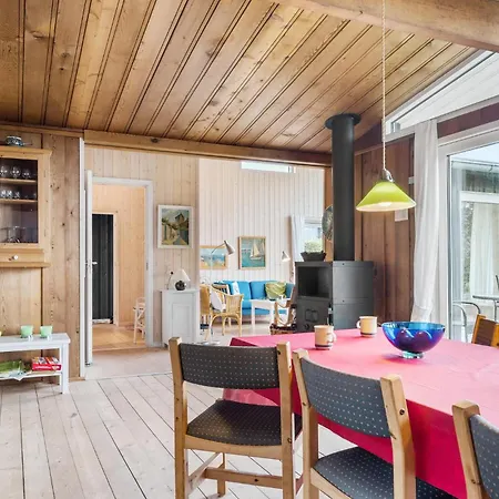 Дом отдыха Nice In With Kitchen *